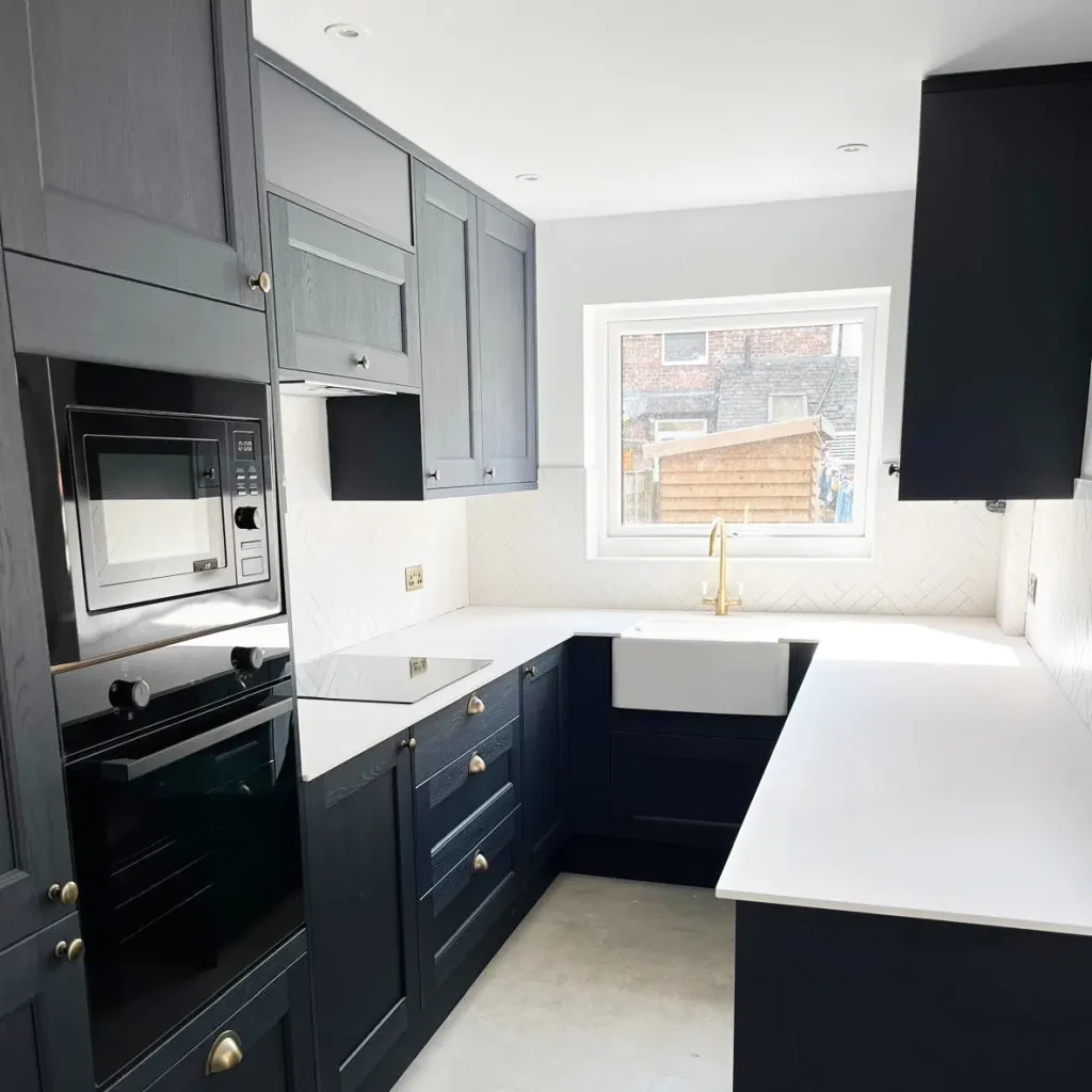 SKYLINE JOINERY AND INSTALL STOCKPORT - KITCHEN RENOVATION 02 -06 SQ